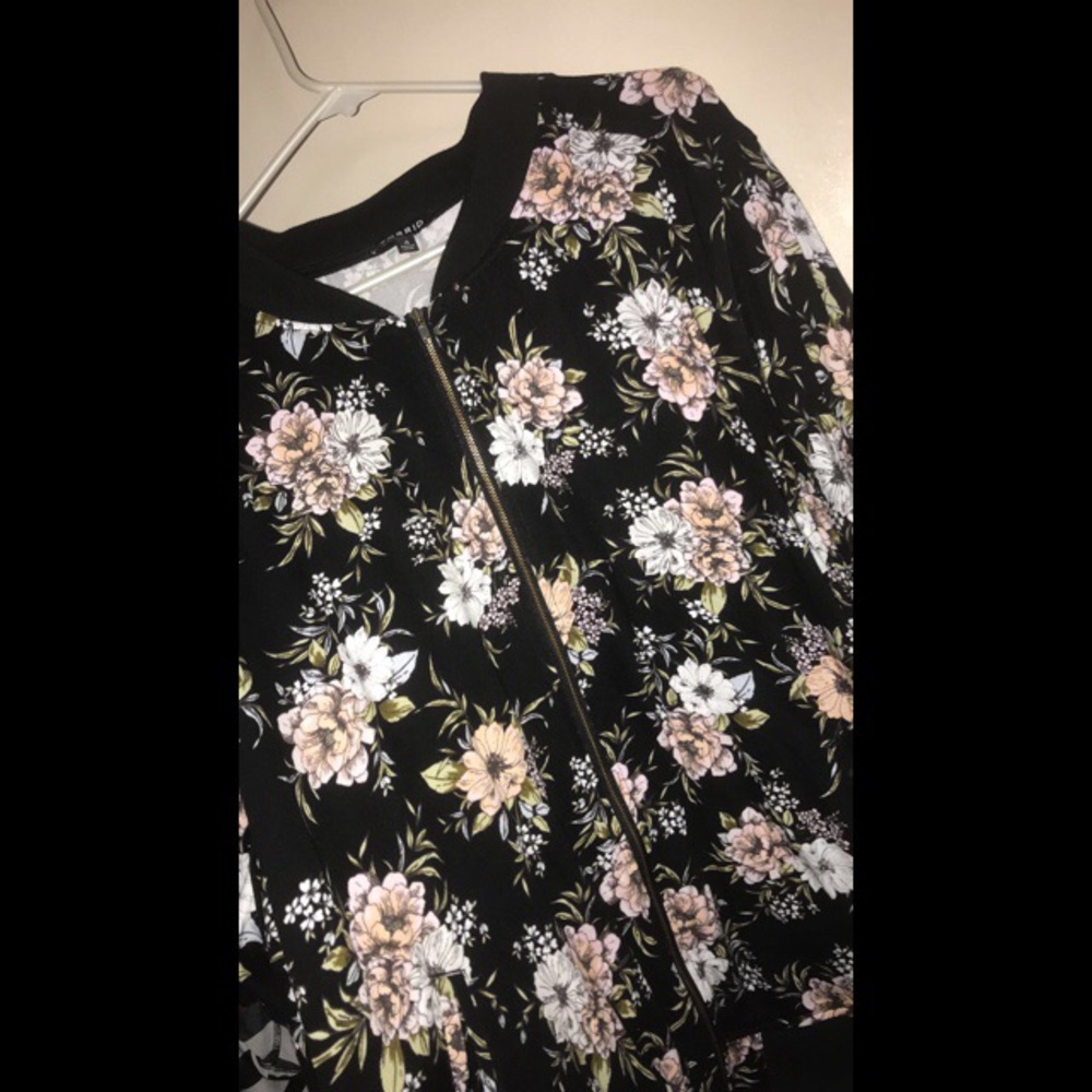 Flower bomber
